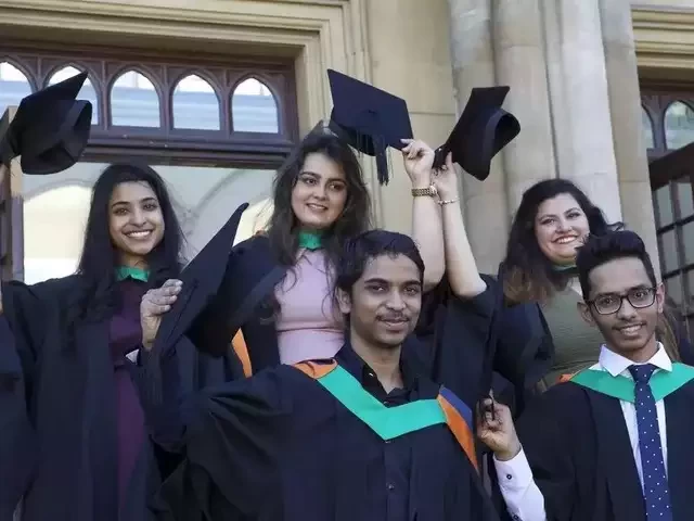 इंटर्नशिप के लिए अपना कॉलेज या यूनिवर्सिटी नहीं बदल सकते भारतीय स्टूडेंट्स